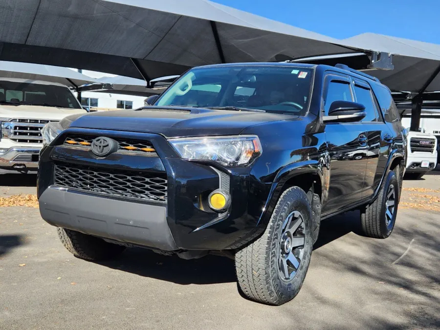 2019 Toyota 4Runner | Photo 3 of 31