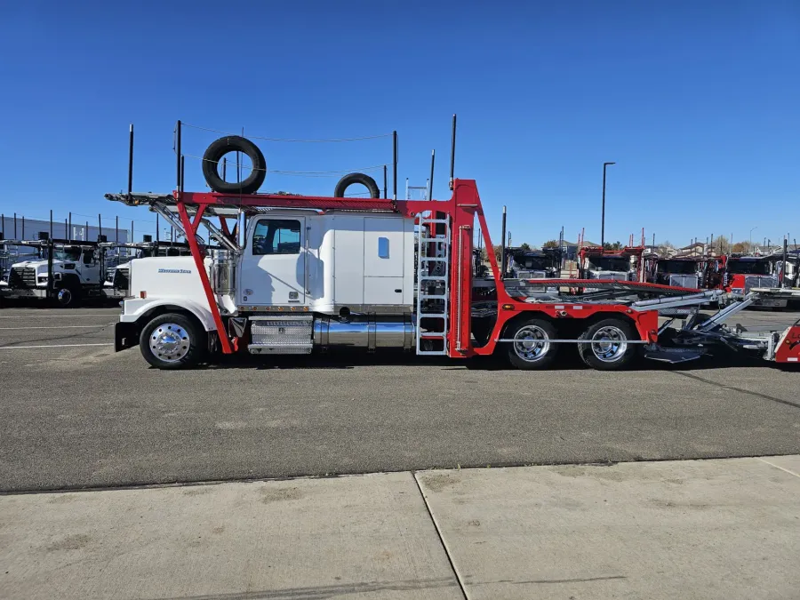 2022 Western Star 4900FA | Photo 4 of 19