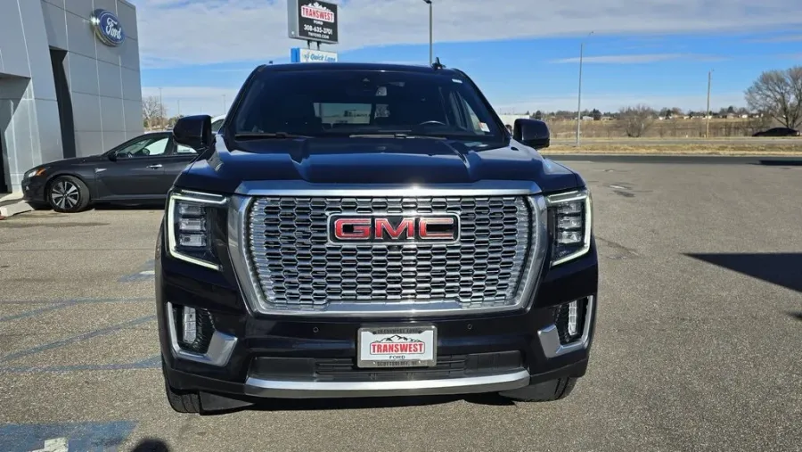 2023 GMC Yukon | Photo 2 of 34