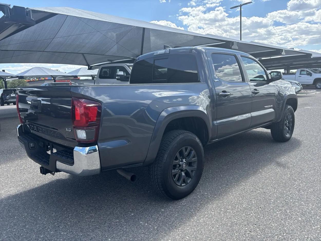 2022 Toyota Tacoma 4WD SR5 | Photo 4 of 22