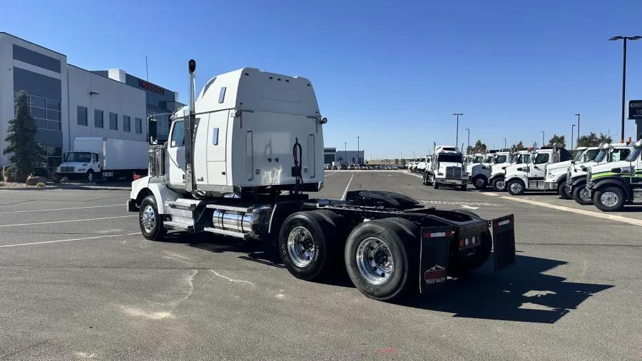 2020 Western Star 4900SA | Photo 7 of 25