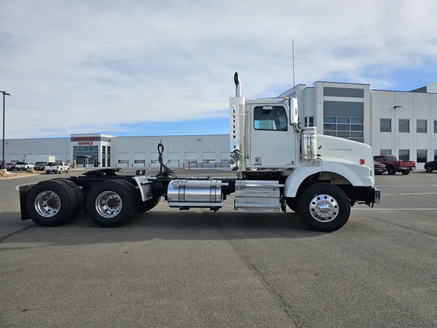 2020 Western Star 4900SA | Photo 5 of 19