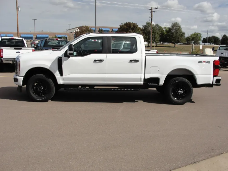 2024 Ford F-250 | Photo 2 of 13