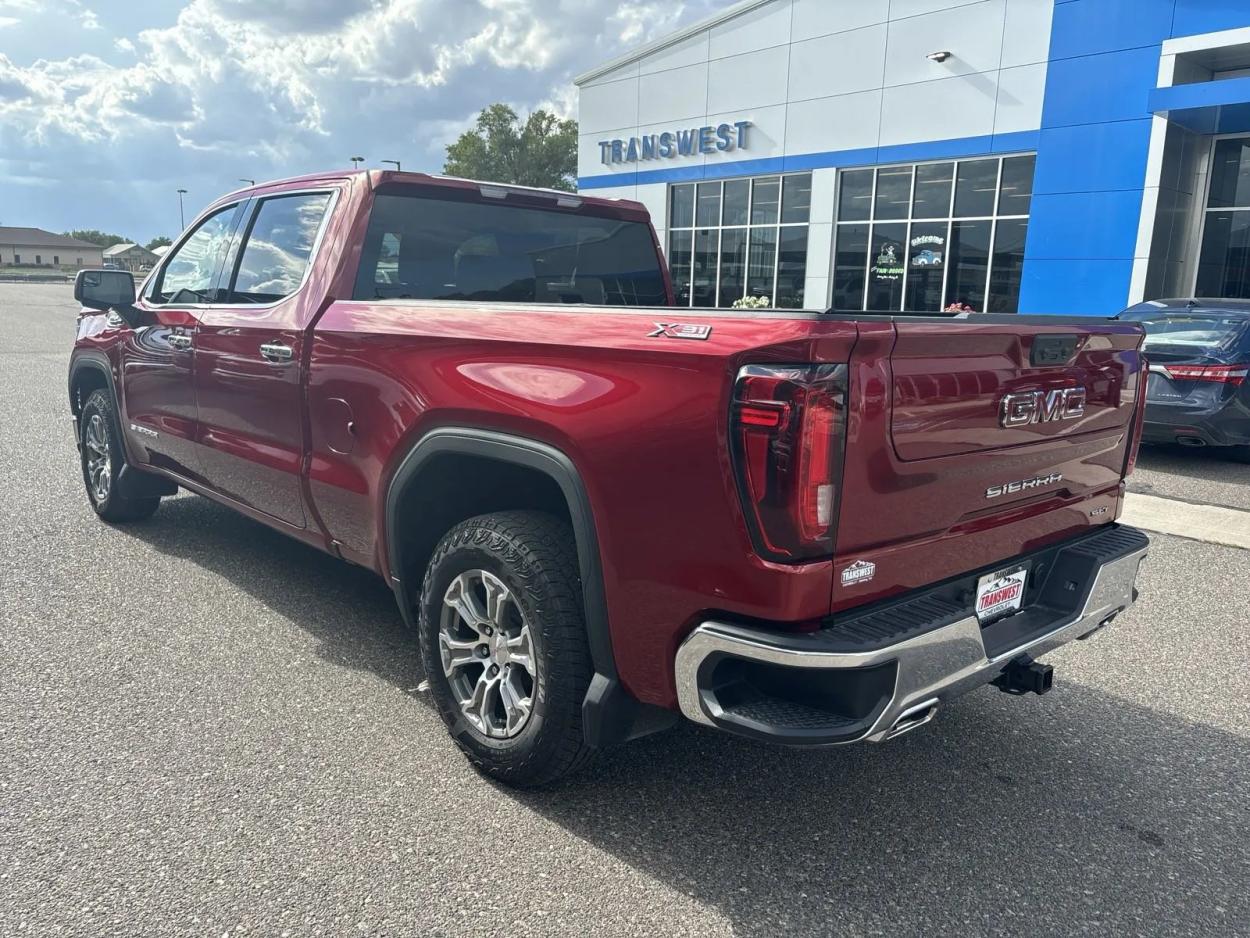 2024 GMC Sierra 1500 SLT | Photo 2 of 22