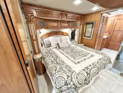 2017 Newmar Dutch Star 4369 | Thumbnail Photo 14 of 32