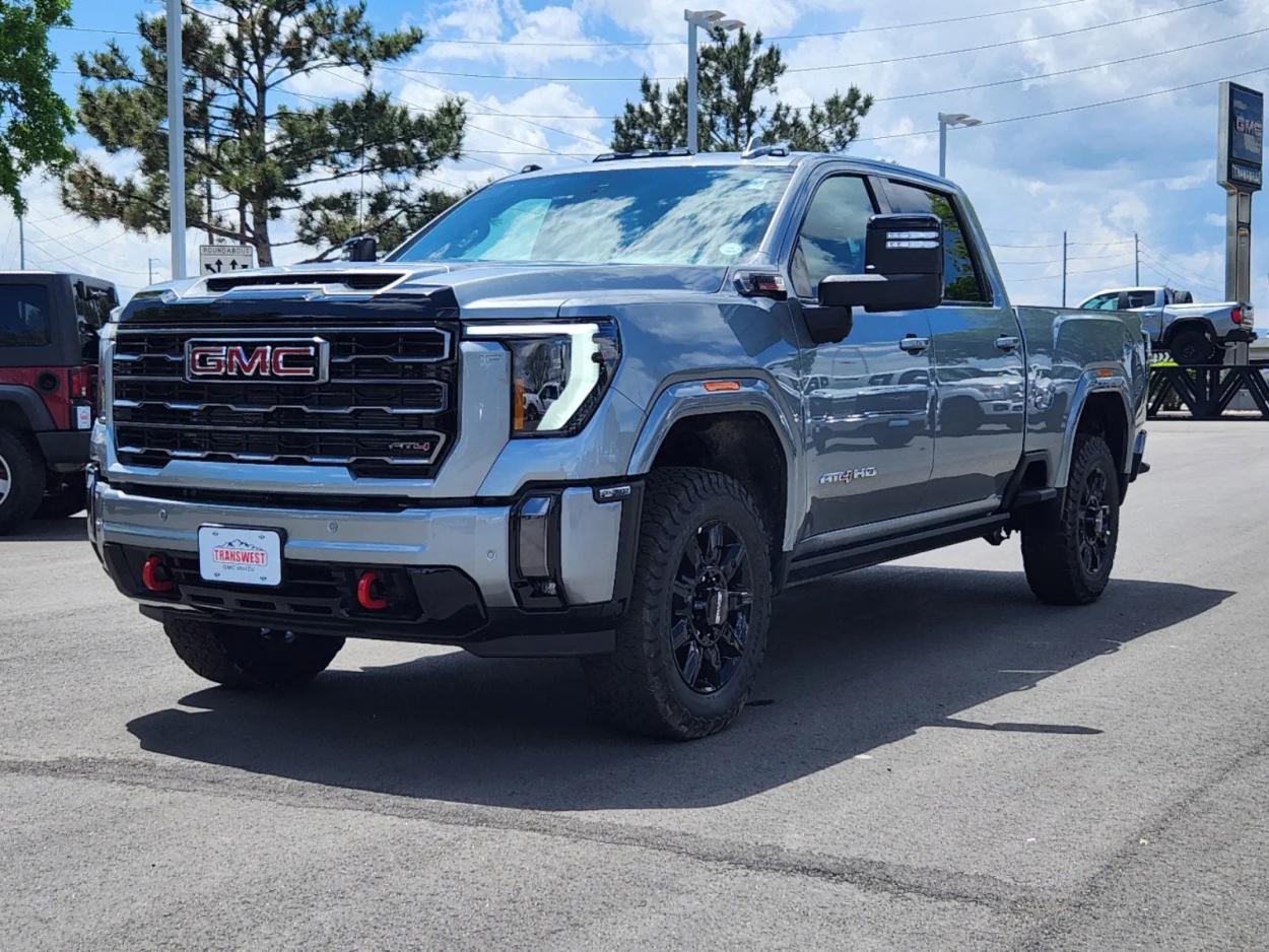 2024 GMC Sierra 3500HD AT4 | Photo 3 of 27