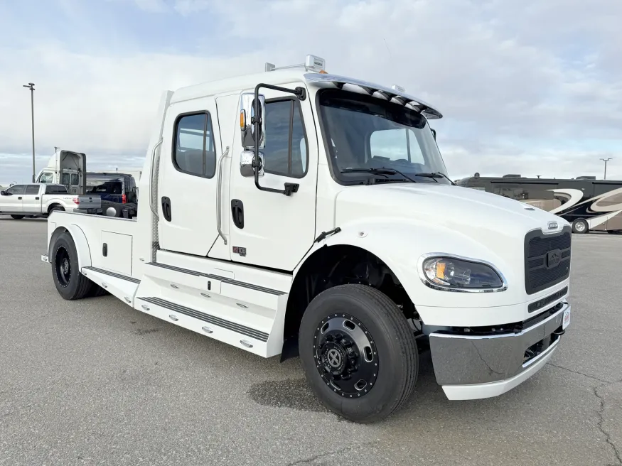 2024 Freightliner M2 106 Plus Summit Hauler | Photo 23 of 24