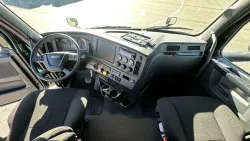 2025 Freightliner Cascadia 126 | Thumbnail Photo 16 of 19