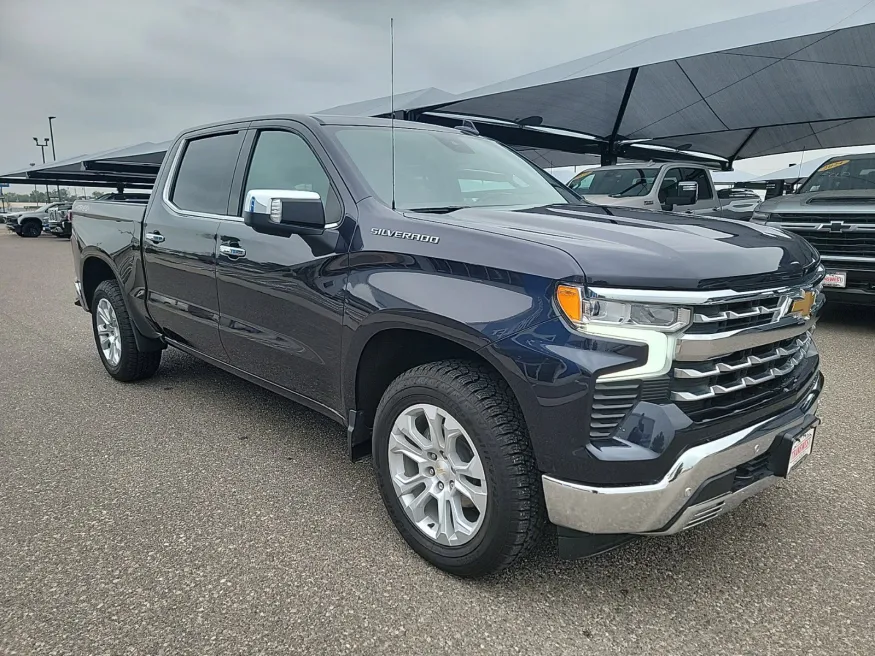 2023 Chevrolet Silverado 1500 LTZ | Photo 7 of 17