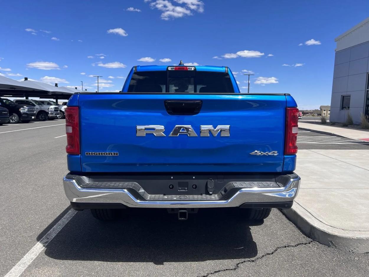 2025 RAM 1500 Big Horn | Photo 7 of 17