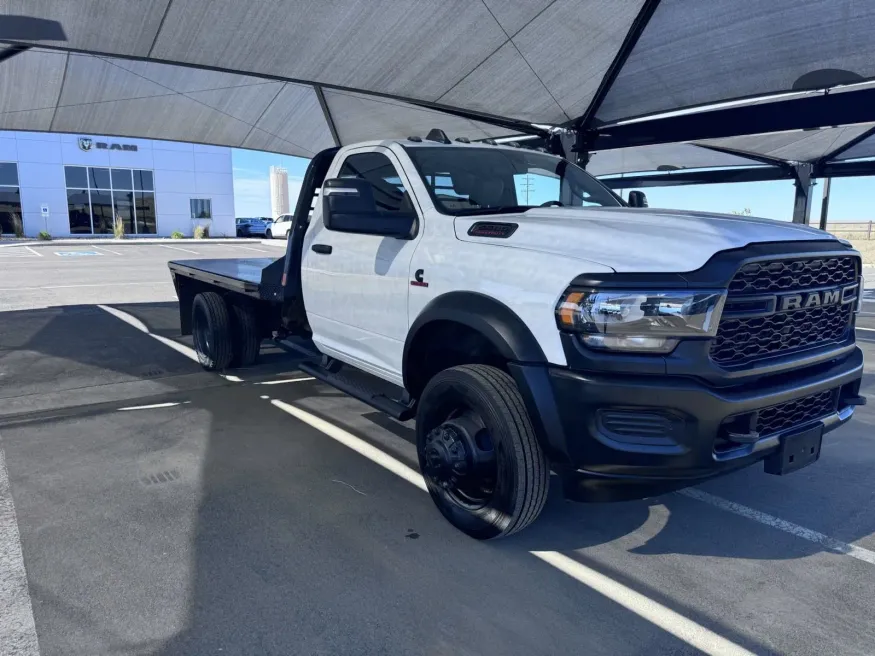 2024 RAM 5500 Tradesman | Photo 4 of 15