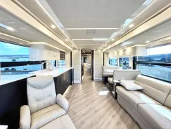 2023 Emerald Prevost H3-45 | Thumbnail Photo 4 of 47