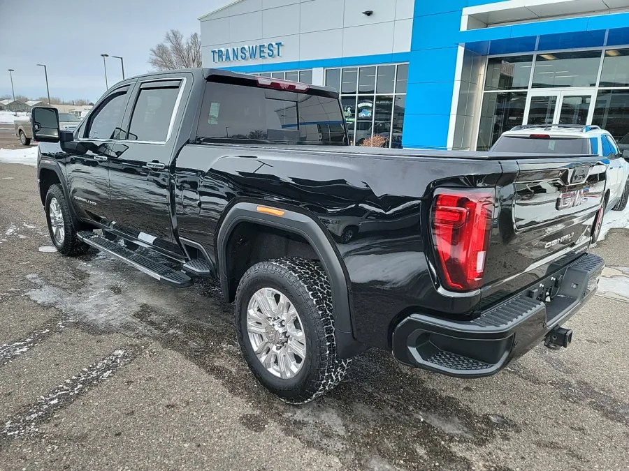 2022 GMC Sierra 2500HD Denali | Photo 2 of 21