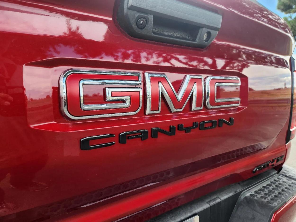 2024 GMC Canyon 4WD AT4X | Photo 11 of 25