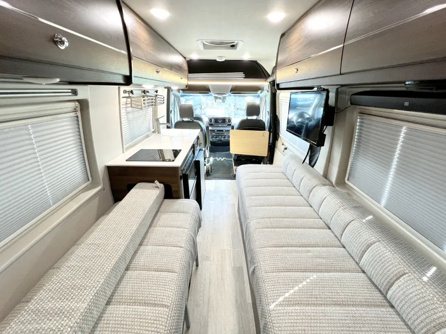 2020 Winnebago Boldt 70KL | Photo 6 of 21