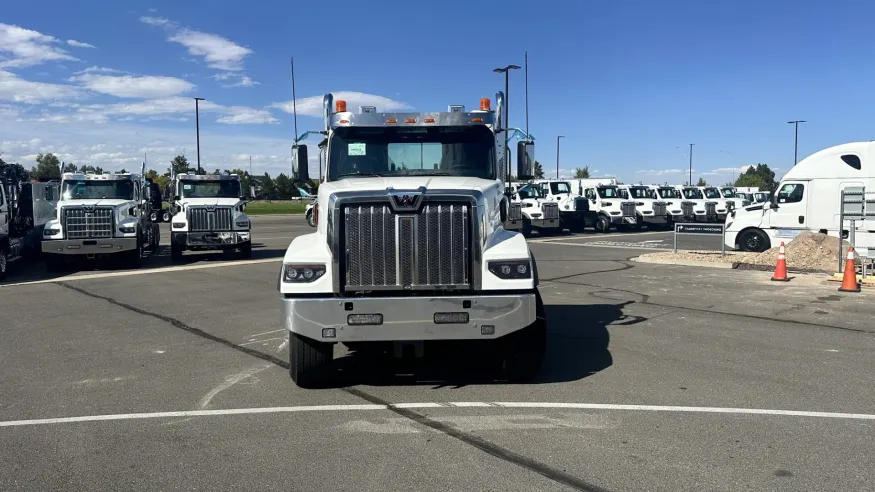 2025 Western Star 49X | Photo 2 of 13