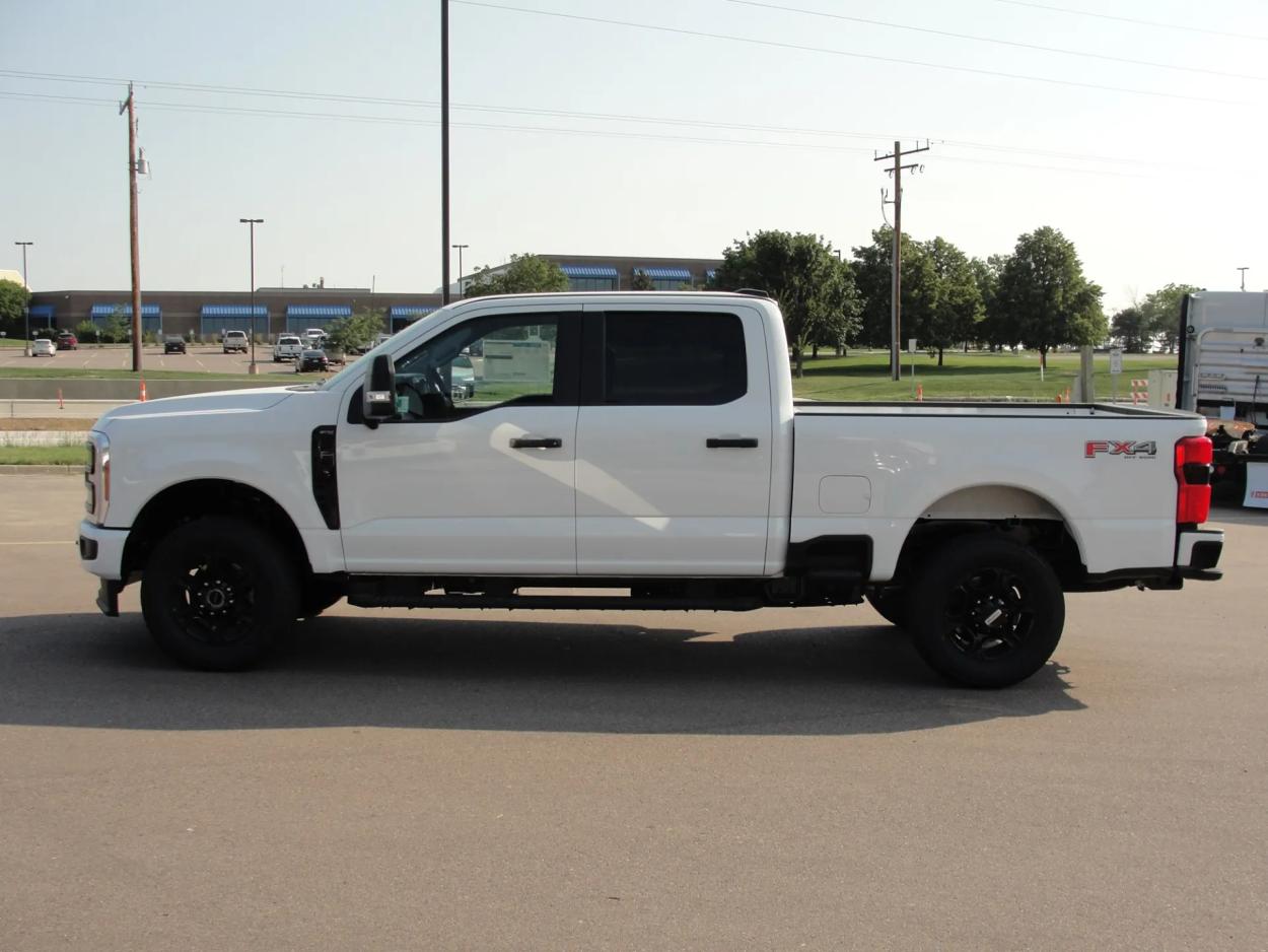 2024 Ford F-350 | Photo 2 of 17