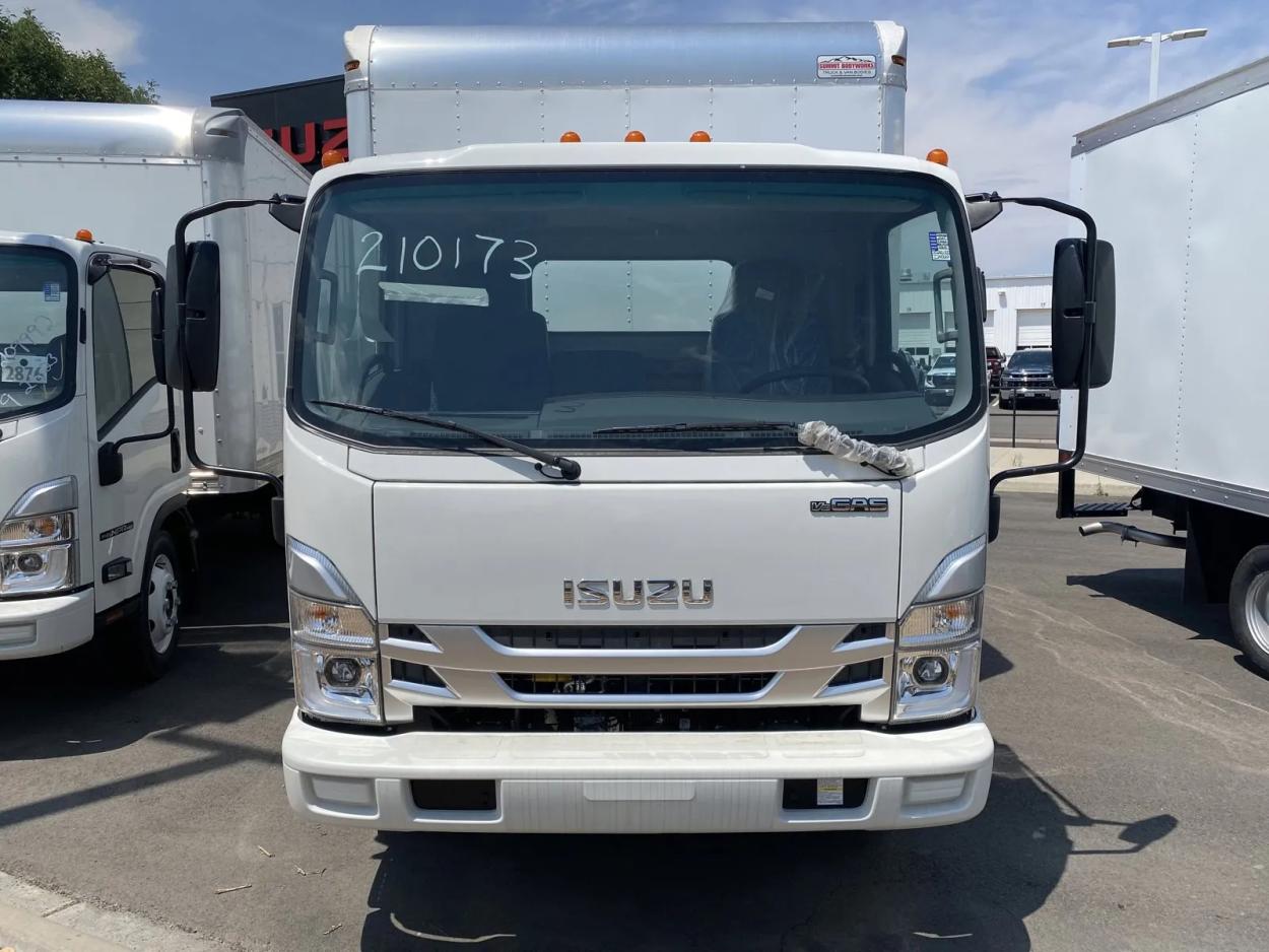 2024 Isuzu NPR-HD 16&#039; Box Van | Photo 4 of 9