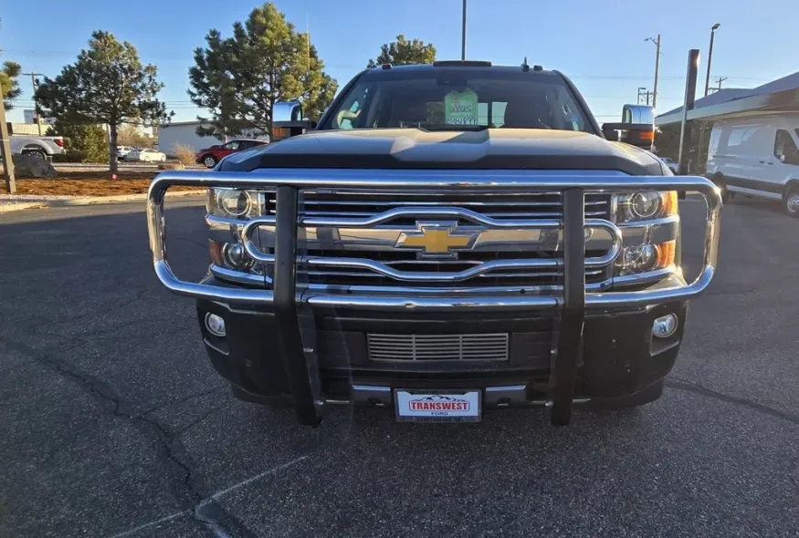 2015 Chevrolet Silverado 2500HD | Photo 3 of 35