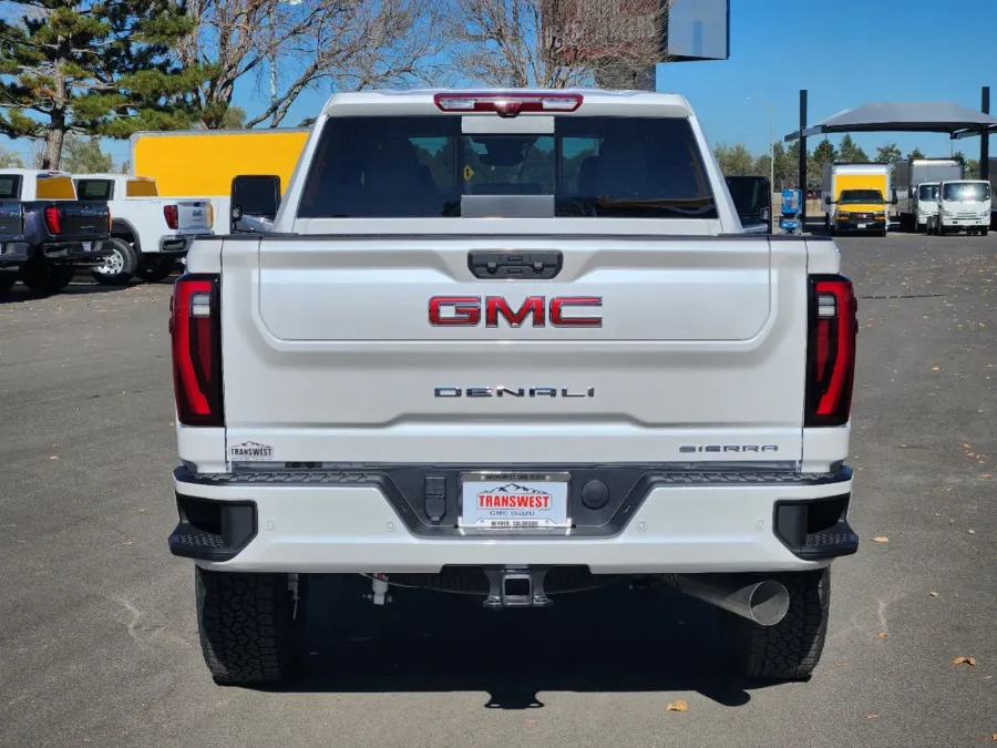 2025 GMC Sierra 2500HD Denali | Photo 5 of 25