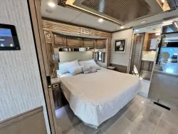 2023 Newmar Ventana 4037 | Thumbnail Photo 20 of 35