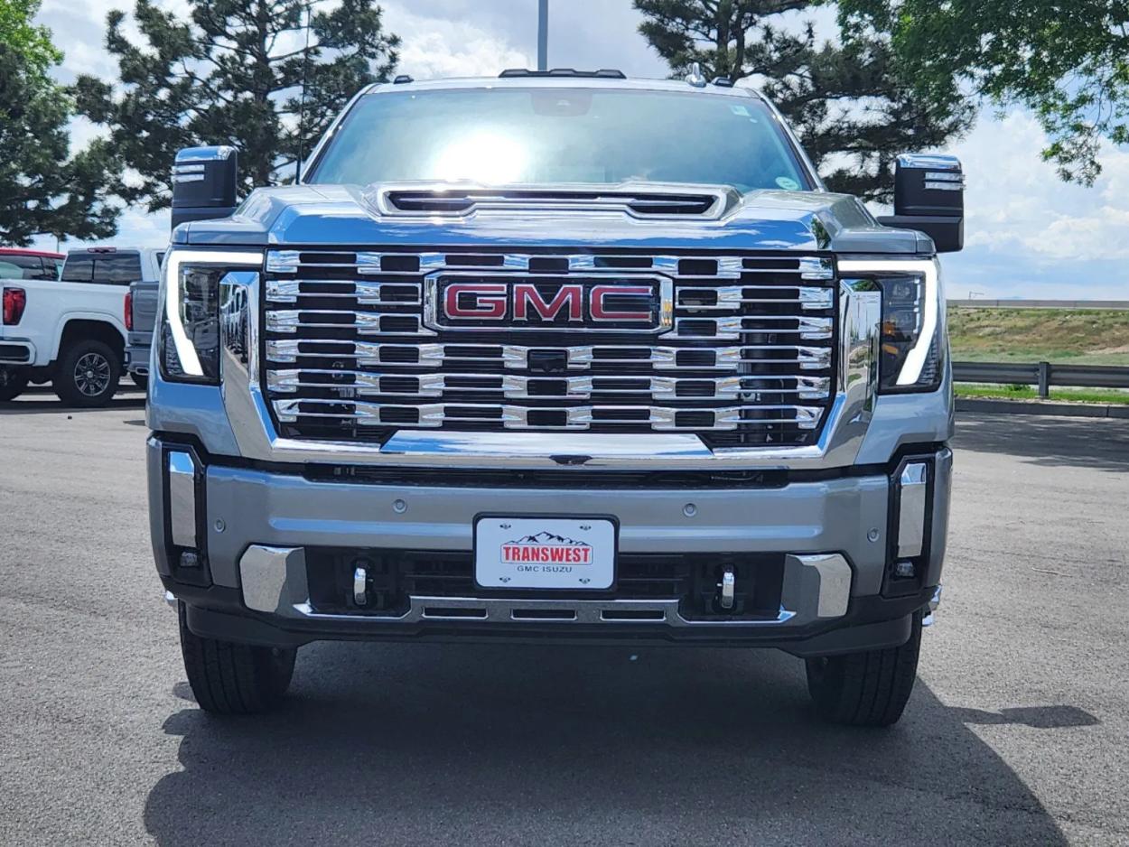 2024 GMC Sierra 3500HD Denali | Photo 4 of 25