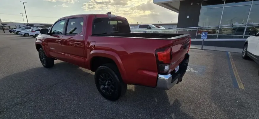 2023 Toyota Tacoma | Photo 6 of 27