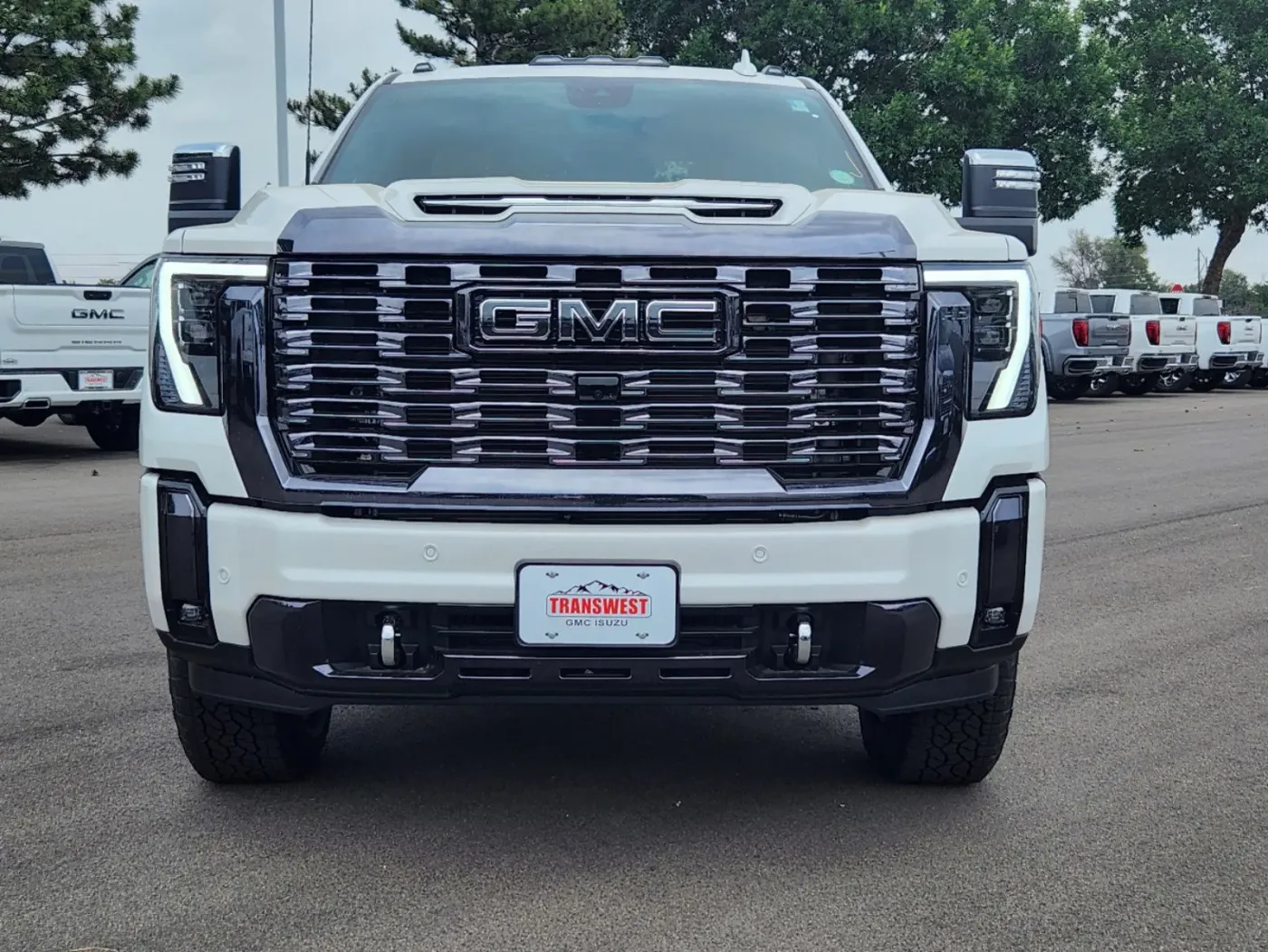 2024 GMC Sierra 2500HD Denali Ultimate | Photo 5 of 28