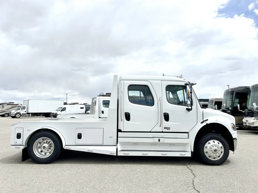 2024 Freightliner M2 106 Plus Summit Hauler | Photo 18 of 26