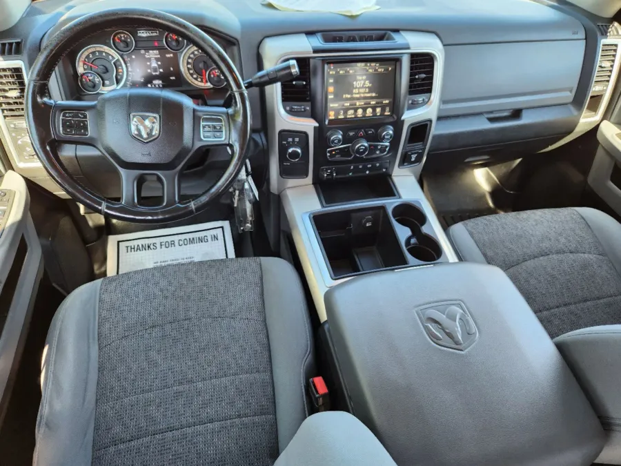 2014 RAM 3500 Big Horn | Photo 11 of 29