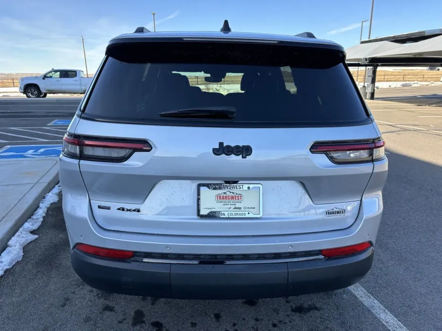 2021 Jeep Grand Cherokee L Altitude | Photo 7 of 18