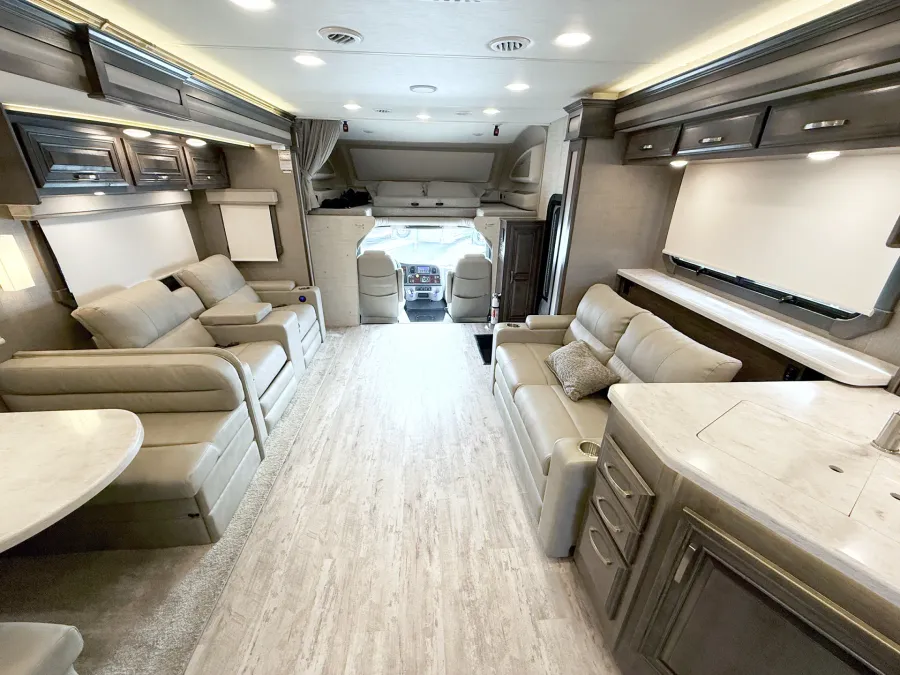 2023 Entegra Coach Accolade 37M | Photo 5 of 28