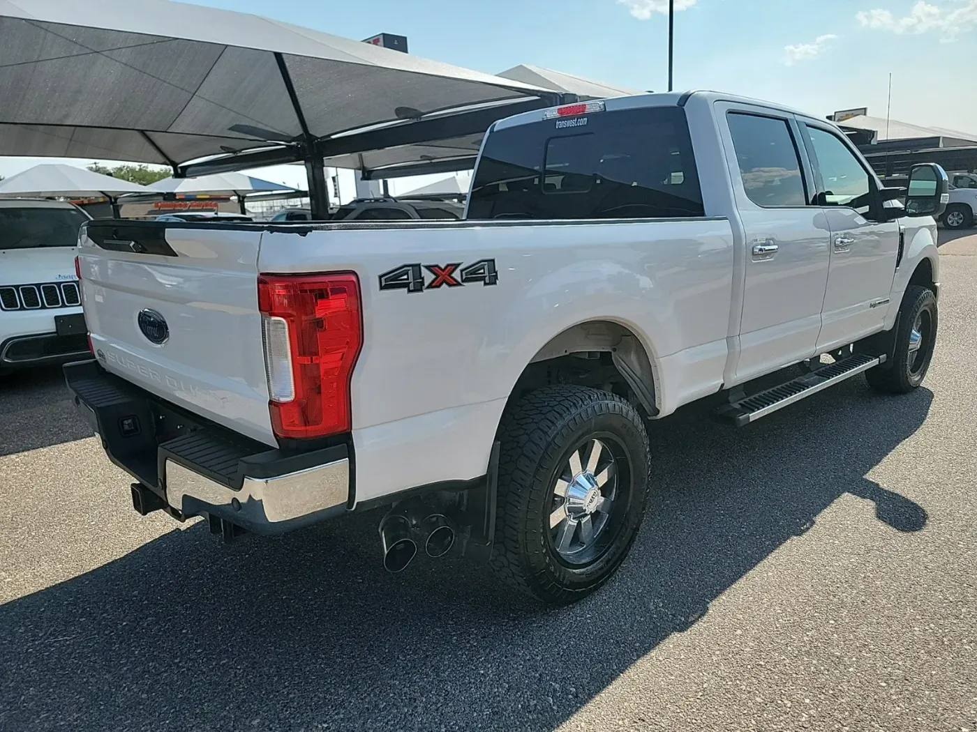 2017 Ford Super Duty F-350 SRW Lariat | Photo 5 of 23