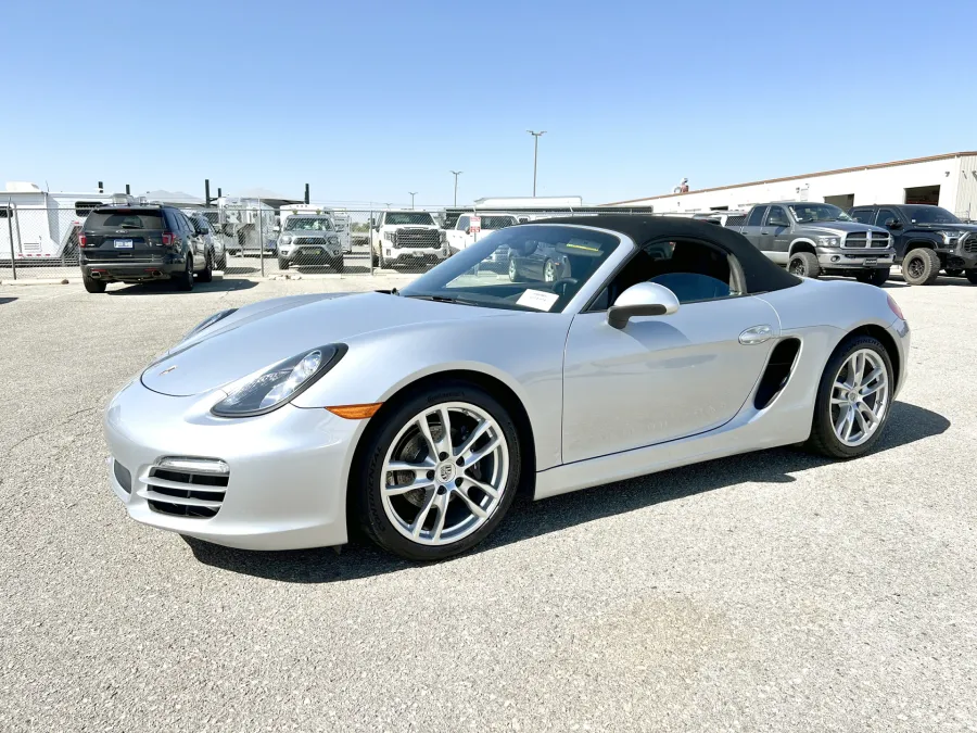 2014 Porsche Boxster | Photo 2 of 13