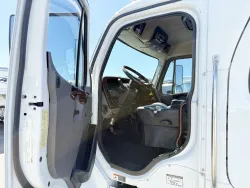 2015 Freightliner M2 106 Sportchassis | Thumbnail Photo 3 of 25