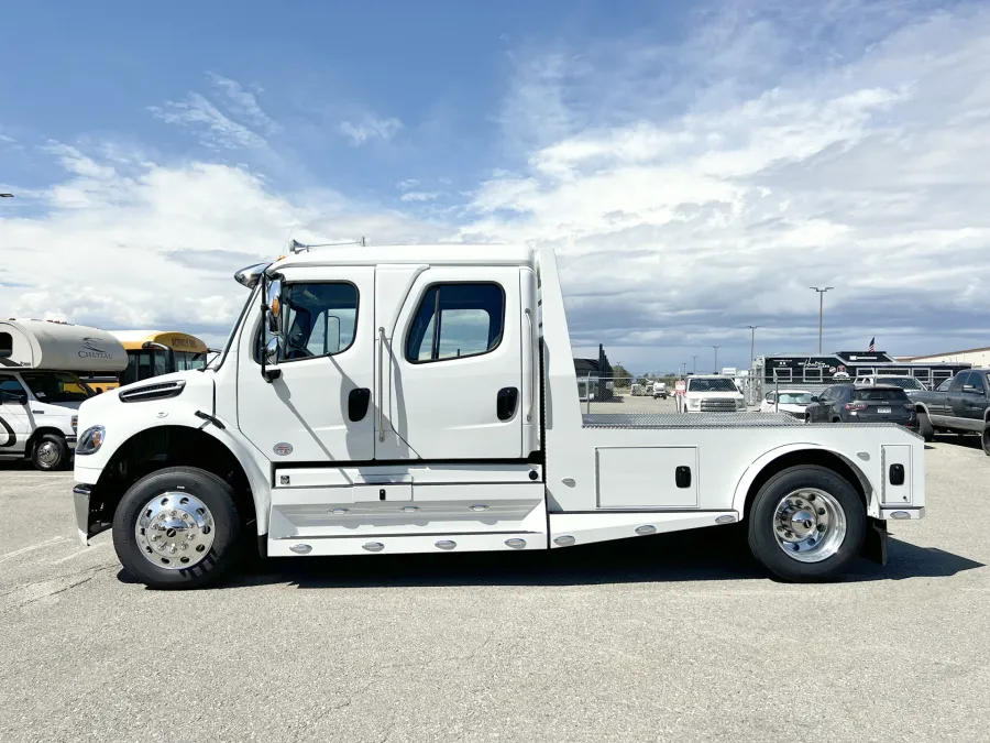 2024 Freightliner M2 106 Plus Summit Hauler | Photo 2 of 25