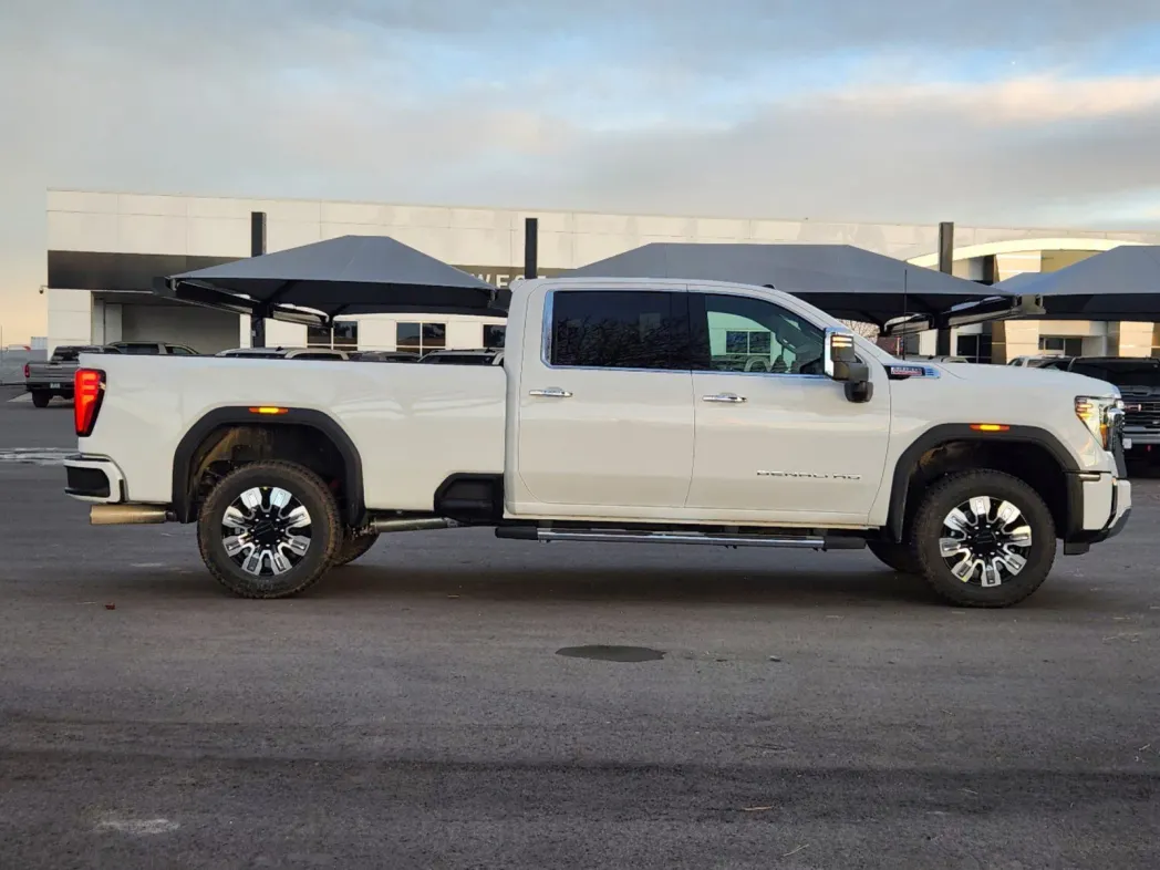 2025 GMC Sierra 3500HD Denali 