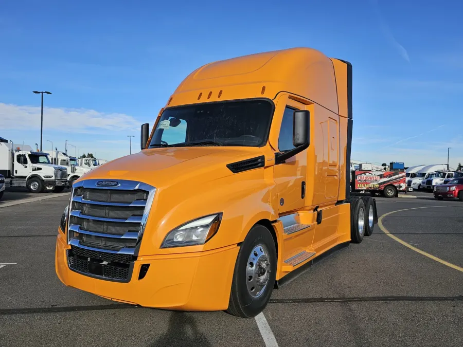 2025 Freightliner Cascadia 126 | Photo 1 of 23