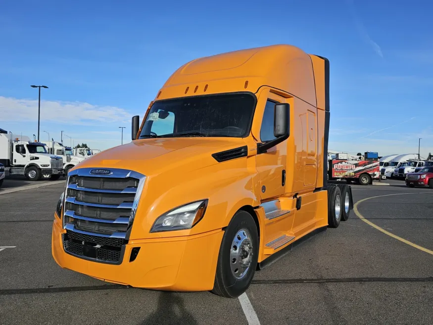 2025 Freightliner Cascadia 126 | Photo 1 of 23