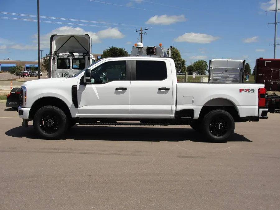 2024 Ford F-350 | Photo 2 of 18