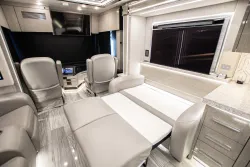 2022 Newmar King Aire 4531 | Thumbnail Photo 7 of 13