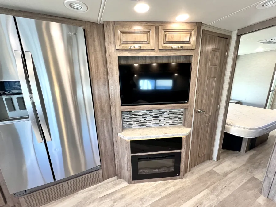 2020 Jayco Seneca 37K | Photo 11 of 30