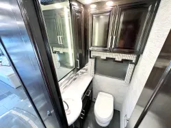 2020 Newmar London Aire 4543 | Thumbnail Photo 12 of 31