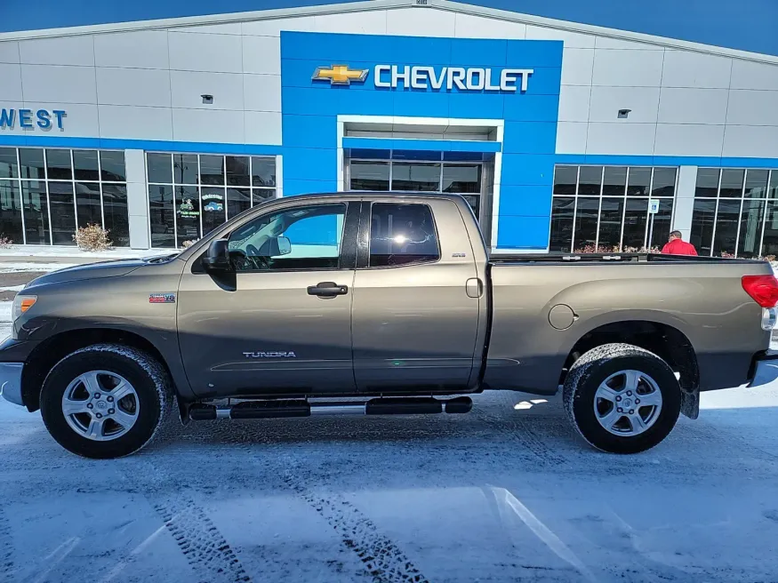 2008 Toyota Tundra 4WD SR5 | Photo 1 of 14