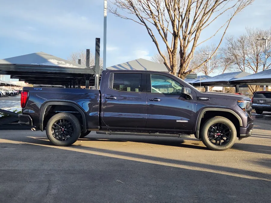 2025 GMC Sierra 1500 Elevation | Photo 1 of 29