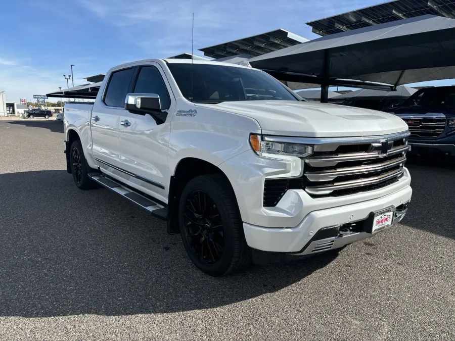 2022 Chevrolet Silverado 1500 High Country | Photo 6 of 21