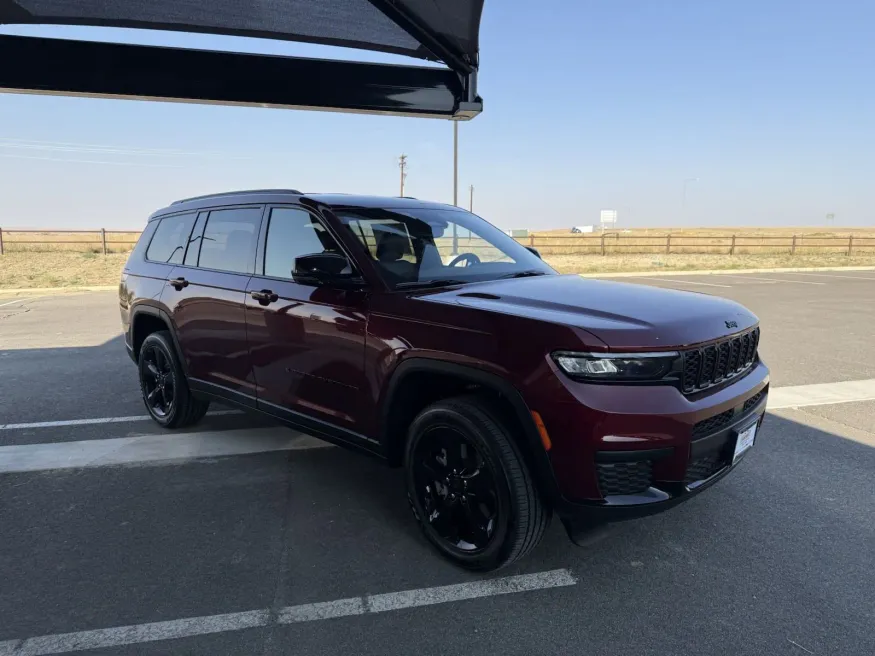 2024 Jeep Grand Cherokee L Altitude | Photo 6 of 17