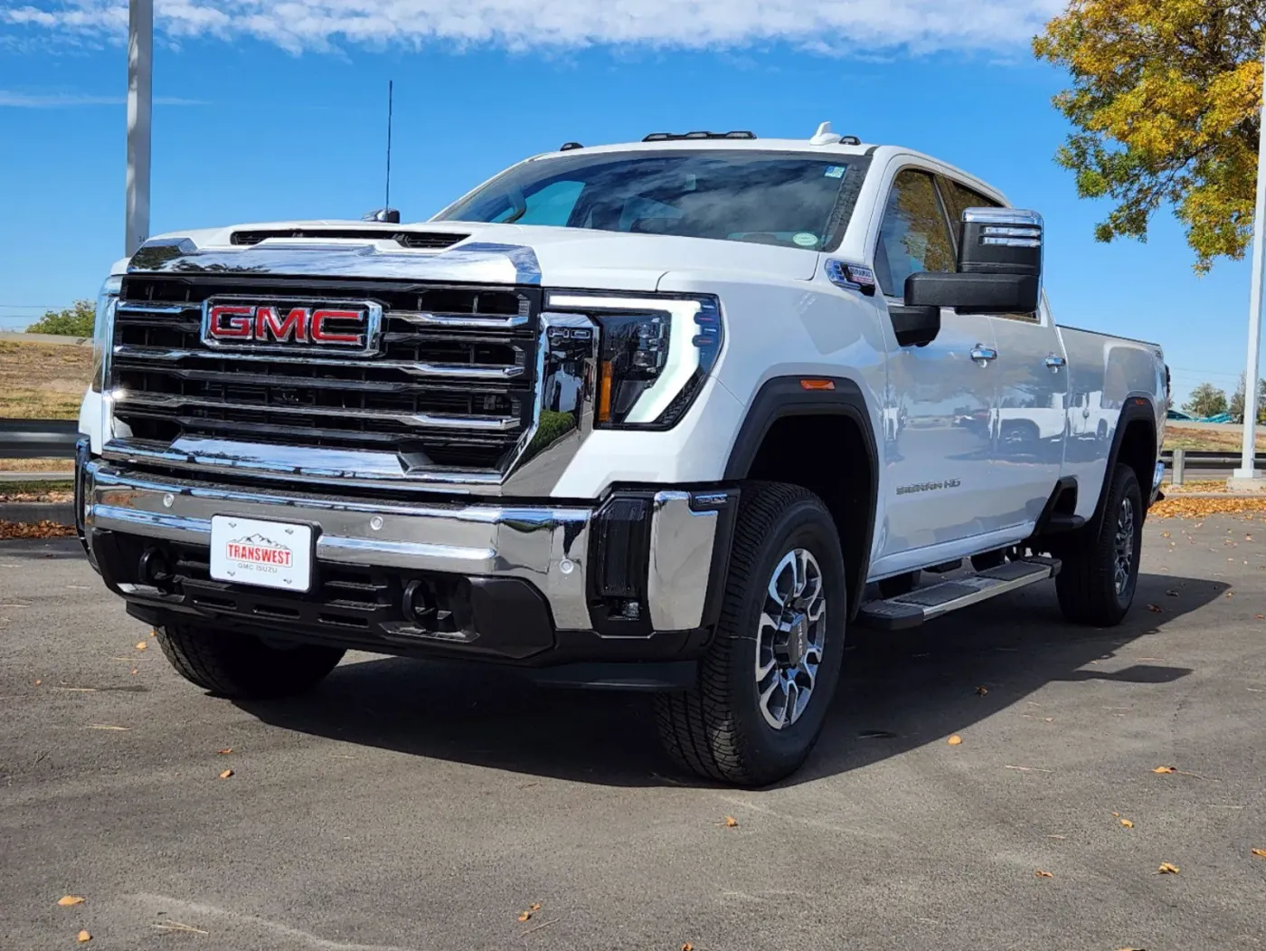 2025 GMC Sierra 3500HD SLT | Photo 3 of 31