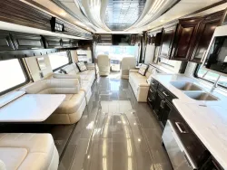 2020 Newmar London Aire 4543 | Thumbnail Photo 4 of 31