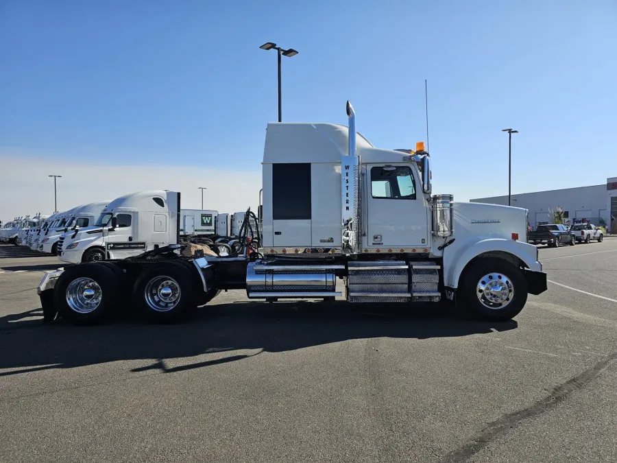 2019 Western Star 4900FA | Photo 5 of 23